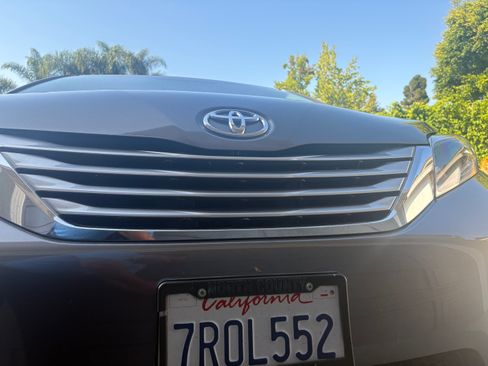 Used 2015 Toyota Sienna Limited FWD image 11