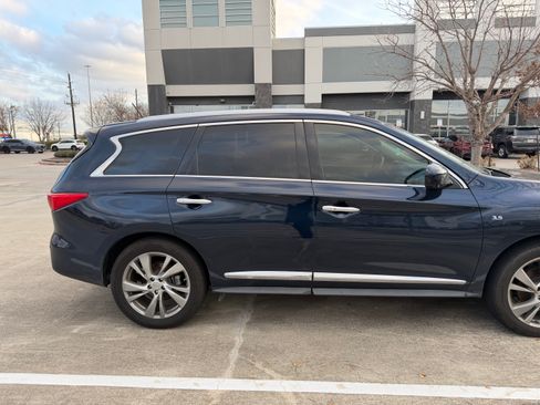 Used 2015 INFINITI QX60 FWD w/ Deluxe Touring Package image 9