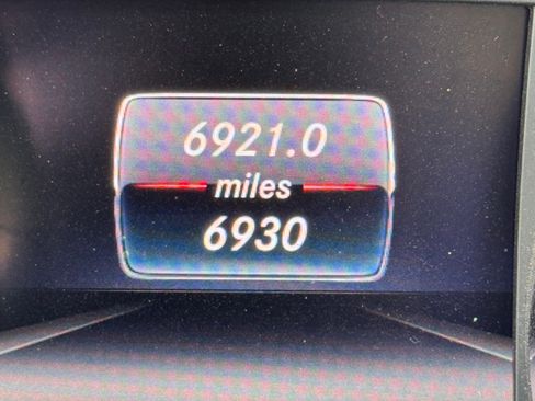 Used 2020 Mercedes-Benz SLC 300 image 2