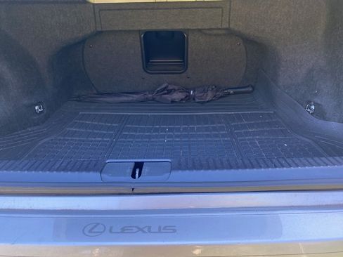 Used 2014 Lexus ES 350 w/ Luxury Package FWD image 9