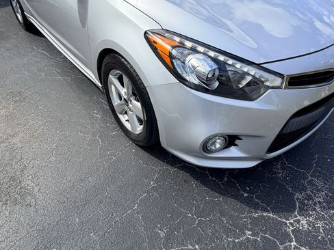 Used 2015 Kia Forte Koup SX w/ SX Premium Package image 2