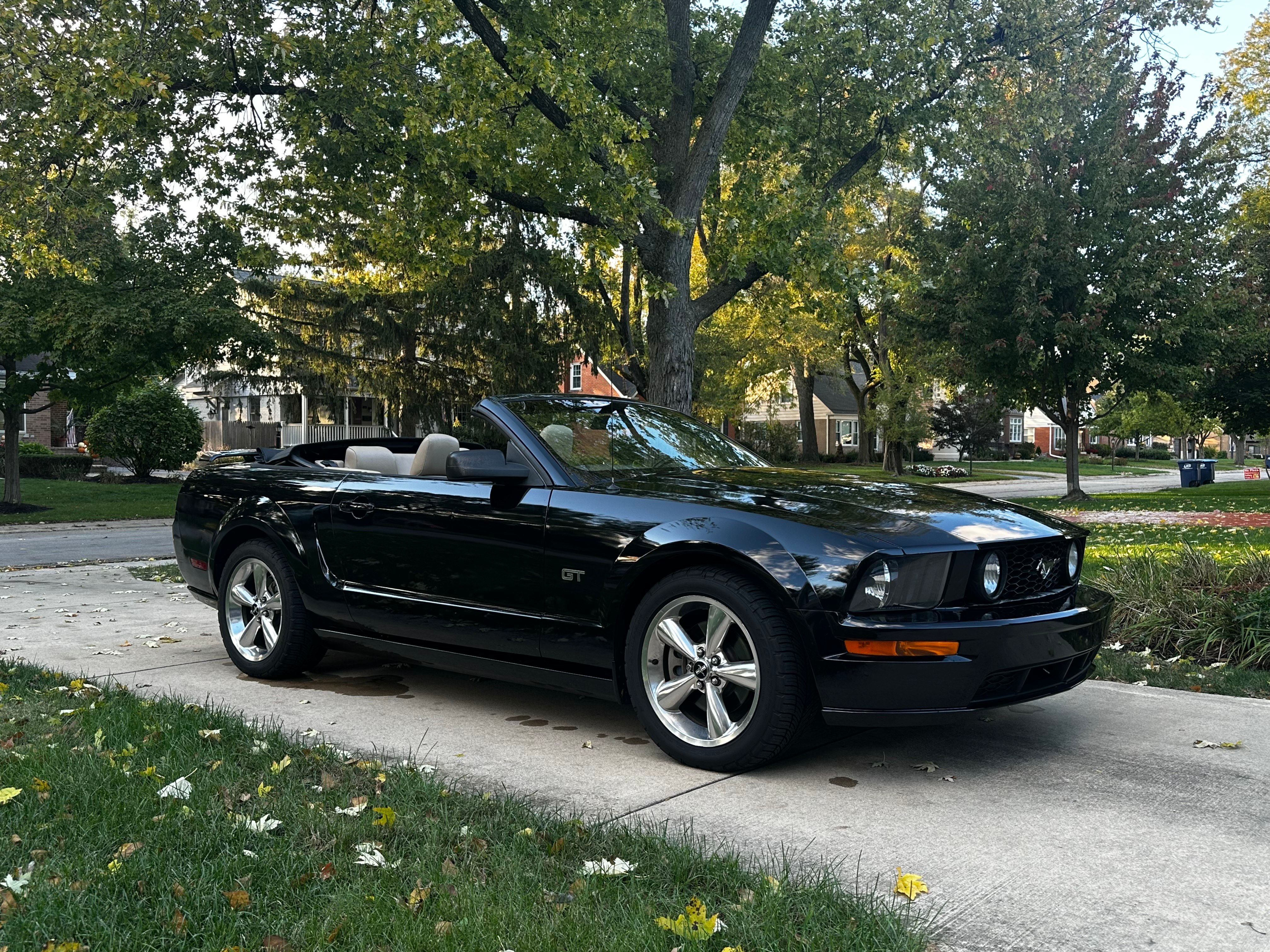 Used 2006 Ford Mustang GT Premium RWD image 2