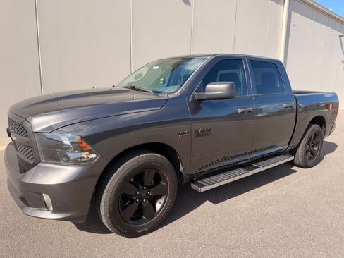 Used 2017 RAM 1500 Express w/ Express Value Package RWD image 2