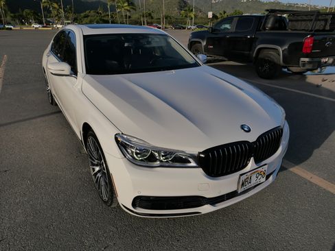 Used 2017 BMW 750i 750i Sedan 4D image 8