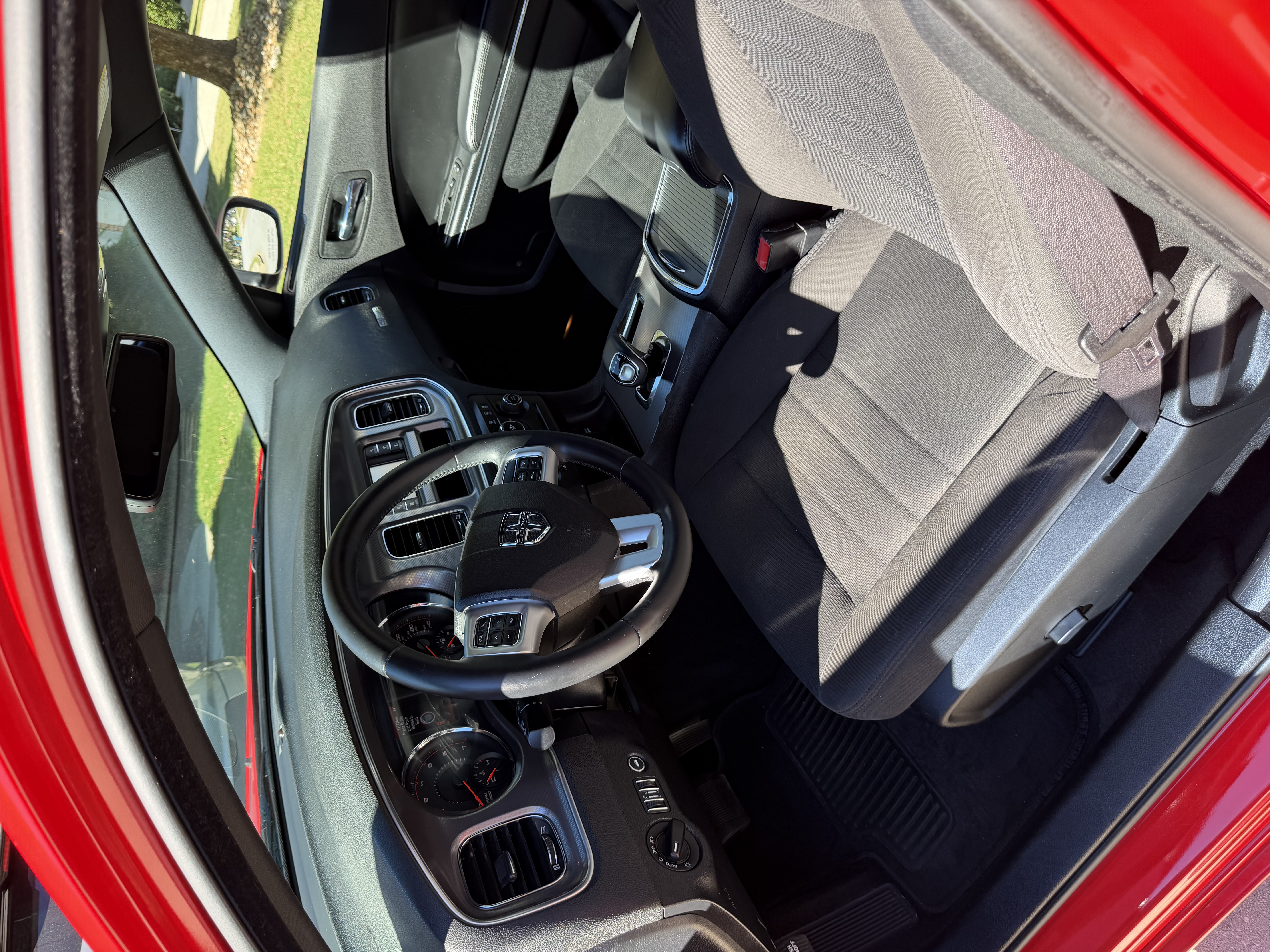 Used 2014 Dodge Charger SE RWD image 16