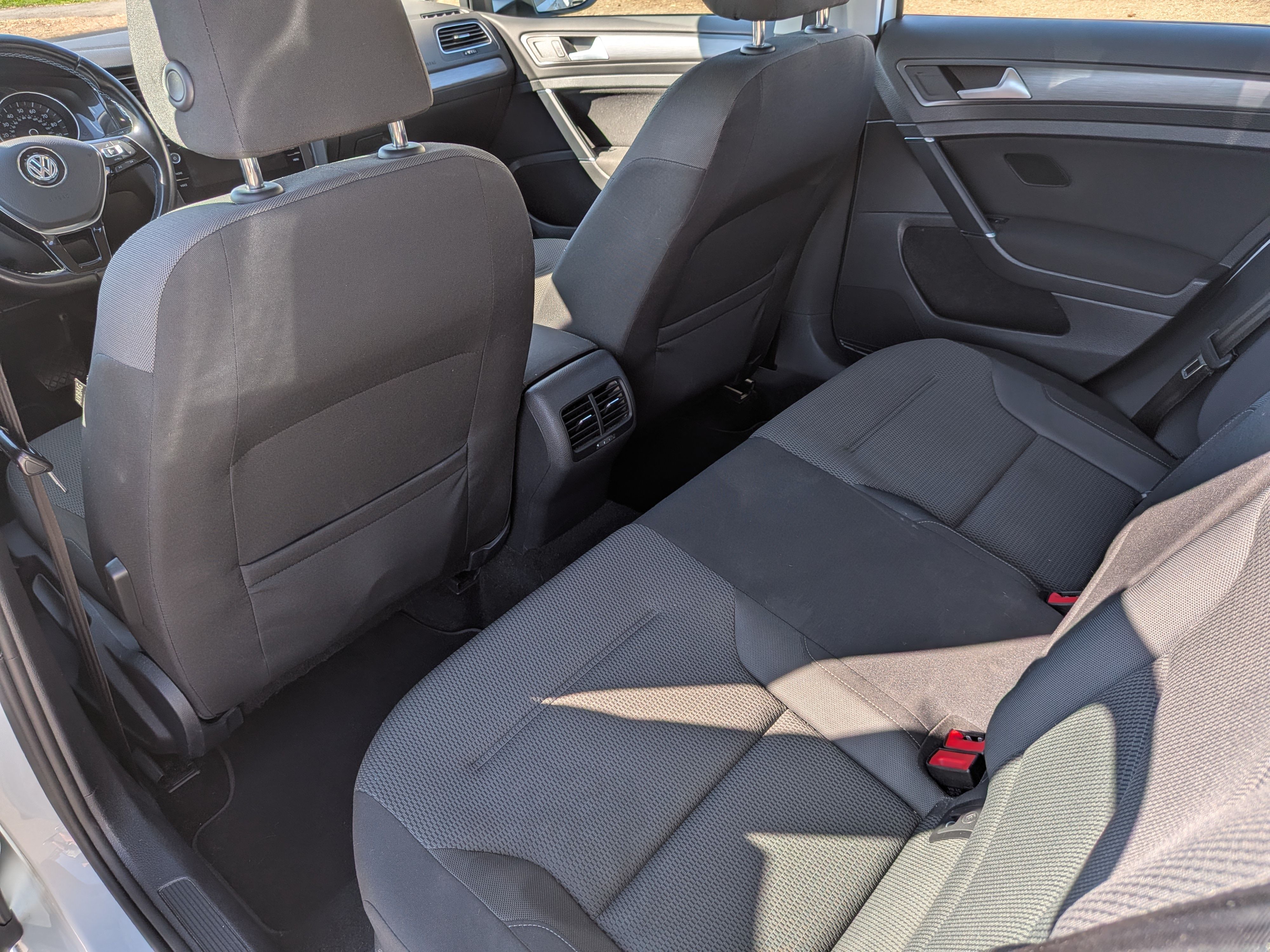 Used 2019 Volkswagen e-Golf SE w/ Driver Assistance Package FWD image 21