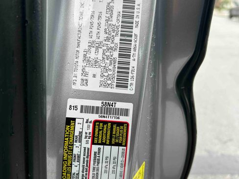 Used 2017 Toyota Tacoma 4x4 Access Cab image 12