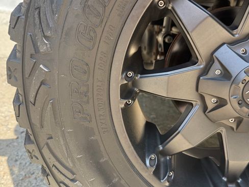 Used 2015 Jeep Wrangler Unlimited Rubicon w/ Connectivity Group image 18