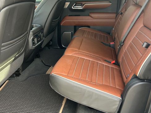 Used 2025 GMC Sierra 1500 Denali Ultimate image 4