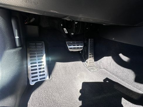 Used 2018 Genesis G80 3.3T Sport RWD image 8