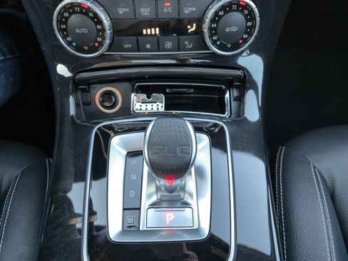 Used 2019 Mercedes-Benz SLC 300 image 25