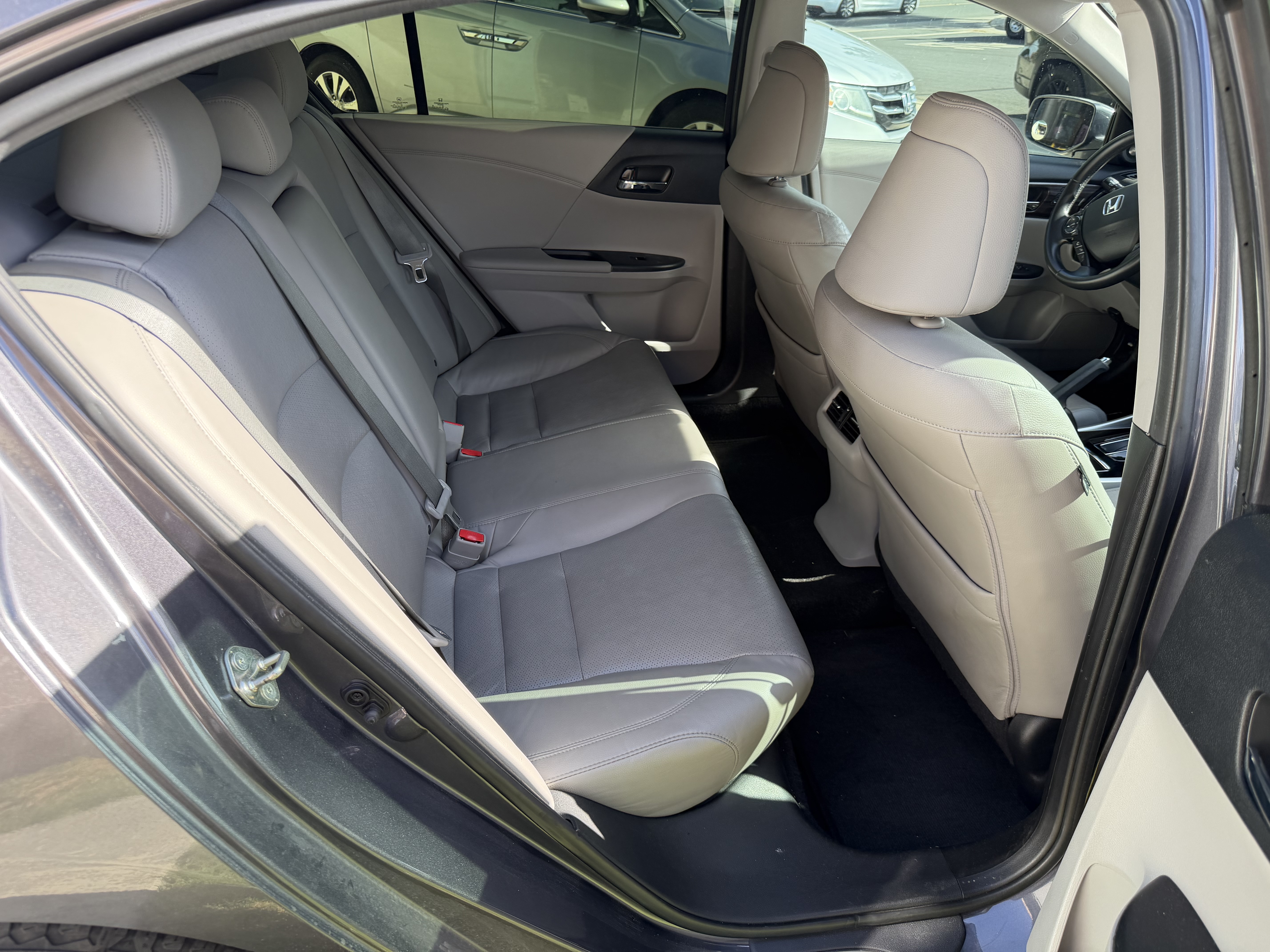 Used 2017 Honda Accord EX-L image 10
