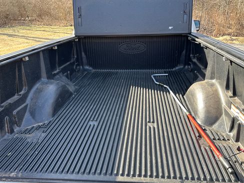 Used 2013 Ford F150 XLT w/ Mid Equipment Group image 14