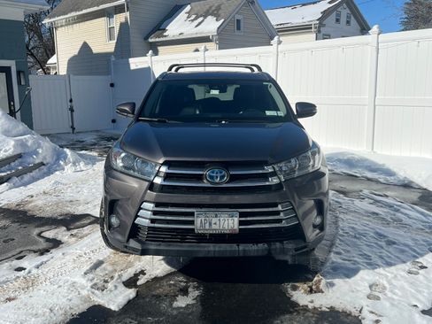 Used 2017 Toyota Highlander Limited image 13