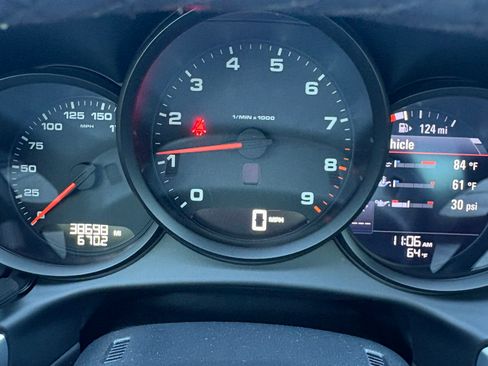 Used 2014 Porsche Cayman image 12