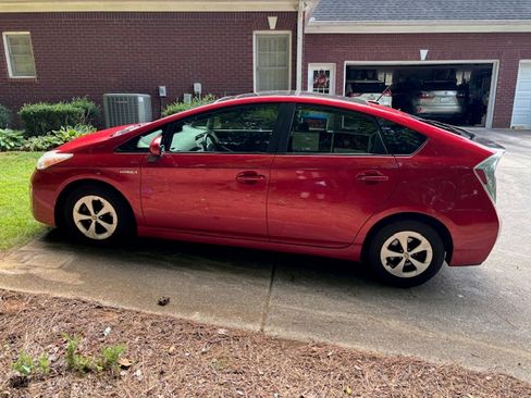 Used 2012 Toyota Prius Four w/ Deluxe Solar Roof Pkg FWD image 5