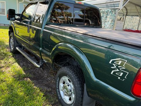 Used 2011 Ford F250 XLT w/ XLT Interior Pkg AWD/4WD image 4