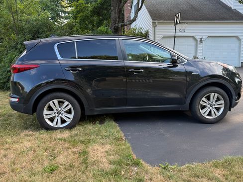 Used 2019 Kia Sportage LX AWD/4WD image 2