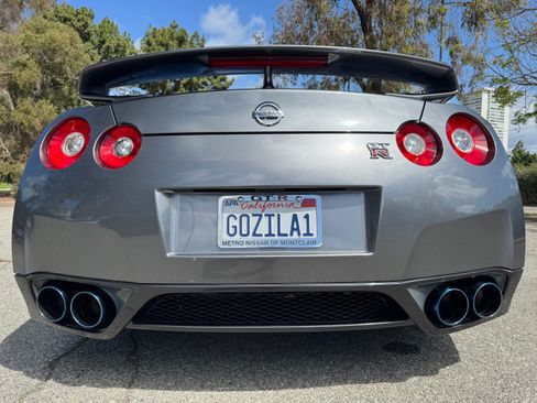 Used 2010 Nissan GT-R Premium AWD/4WD image 5