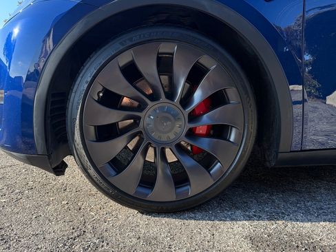 Used 2021 Tesla Model Y Performance image 21