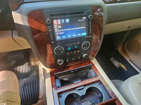 Used 2014 Chevrolet Tahoe LTZ image 6