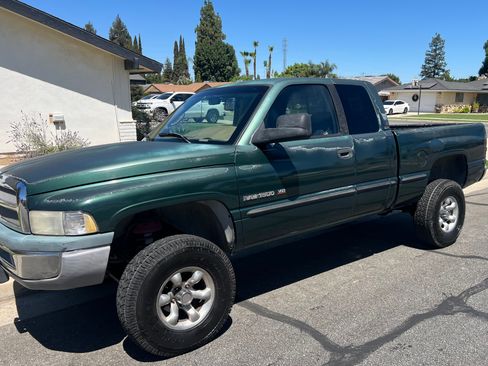 Used 1999 Dodge Ram 1500 Truck 4x4 Quad Cab image 1