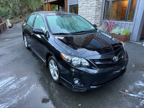 Used 2011 Toyota Corolla S image 4