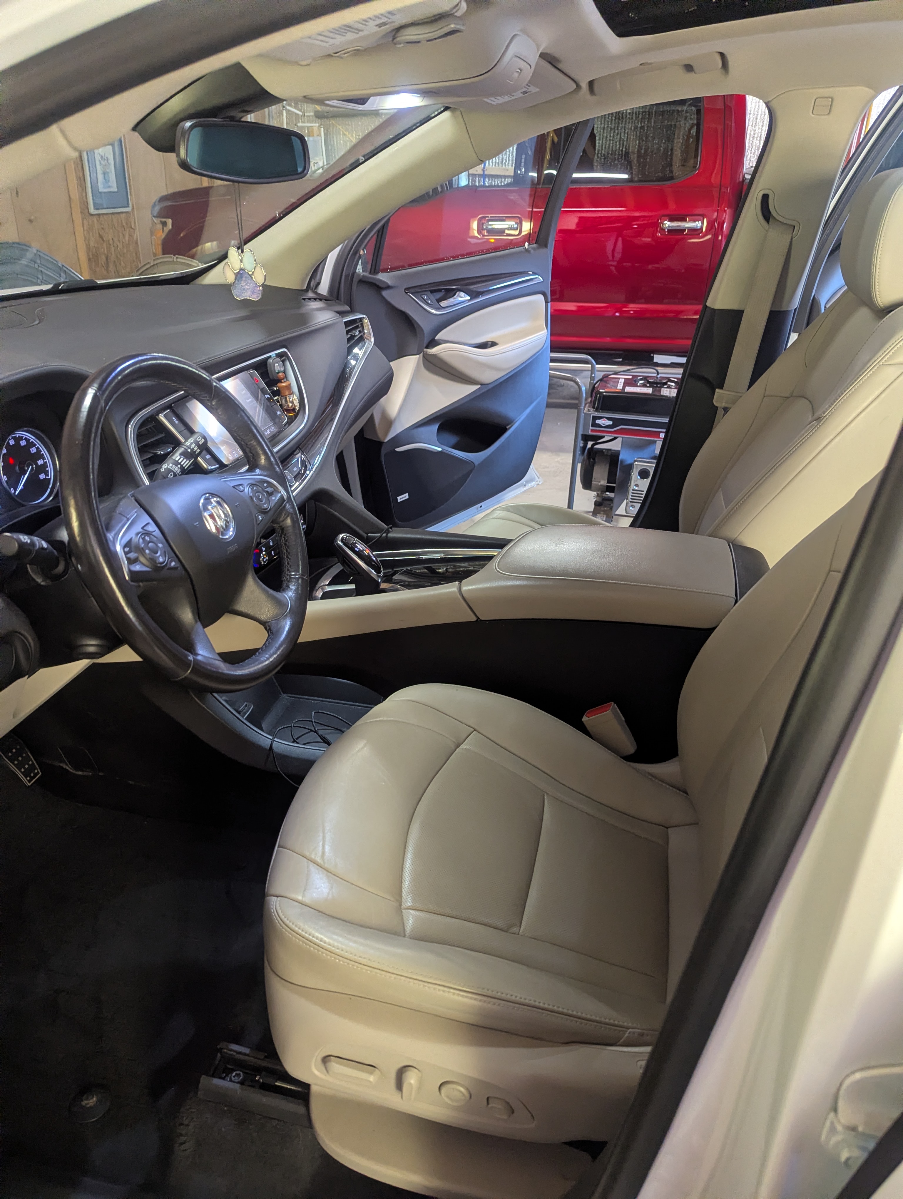 Used 2021 Buick Enclave Premium w/ Sun and Sites Package AWD/4WD image 8