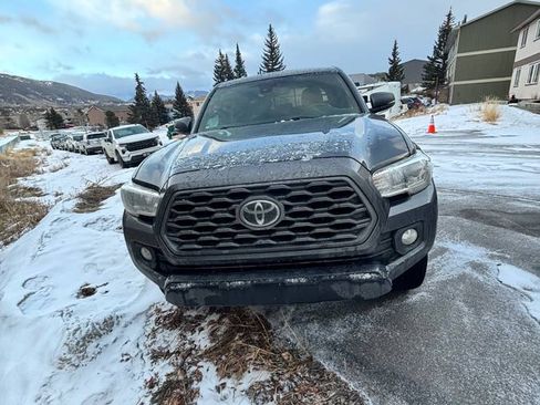 Used 2021 Toyota Tacoma TRD Off-Road image 2