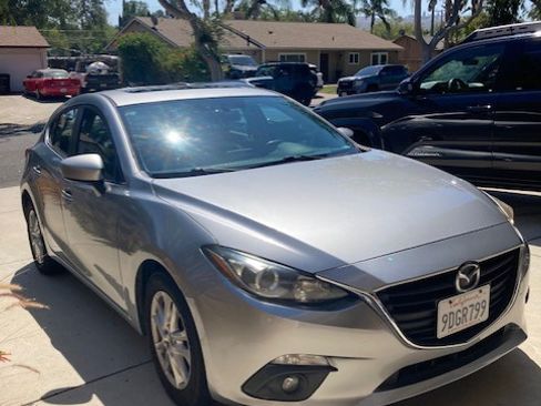 Used 2016 MAZDA MAZDA3 i Touring w/ Popular Equipment Package FWD image 1