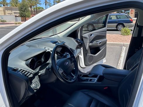 Used 2017 Ford Escape Titanium FWD image 12