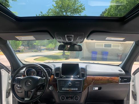 Used 2019 Mercedes-Benz GLS 450 4MATIC image 10