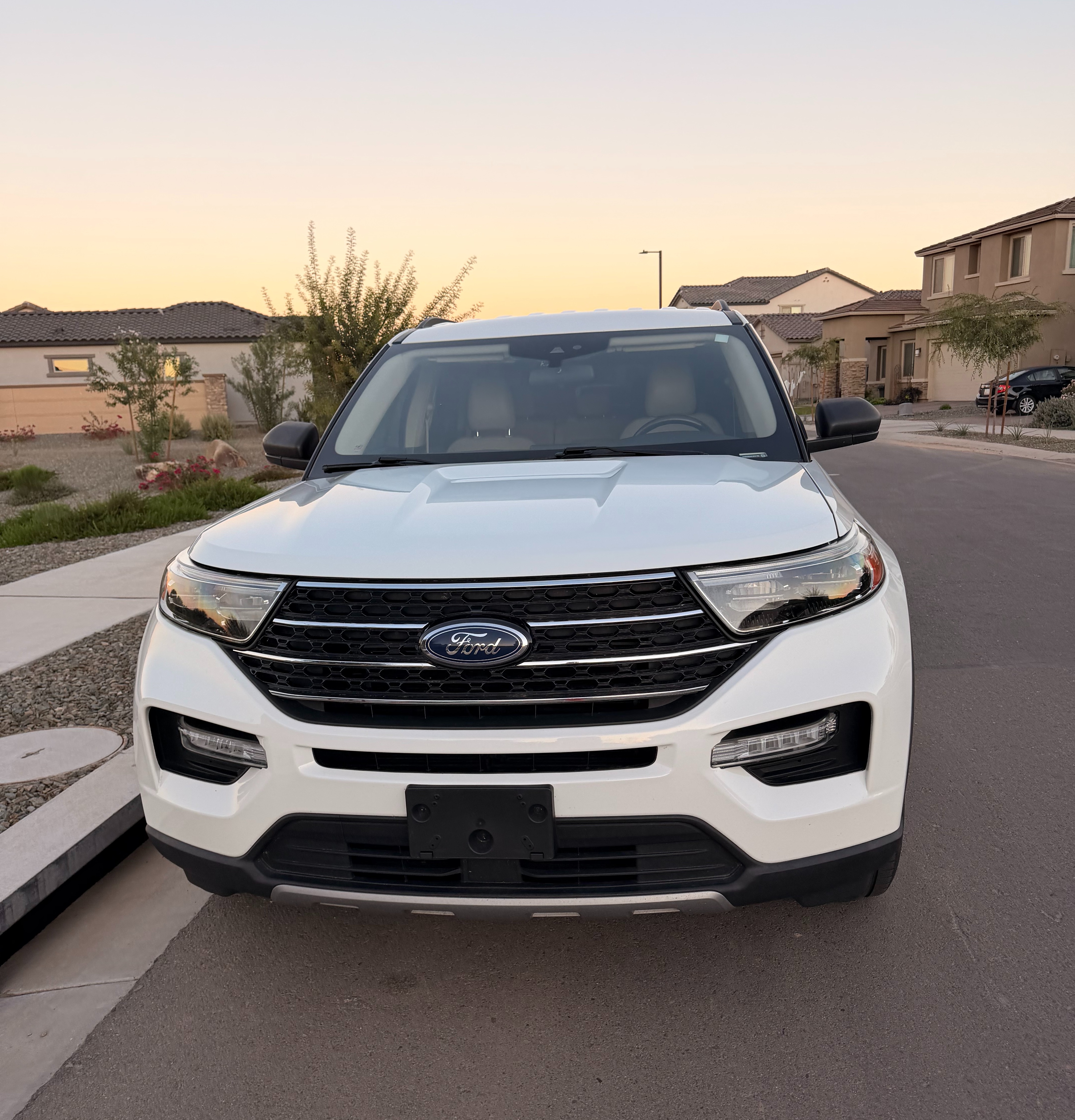 Used 2020 Ford Explorer XLT w/ Equipment Group 202A AWD/4WD image 2