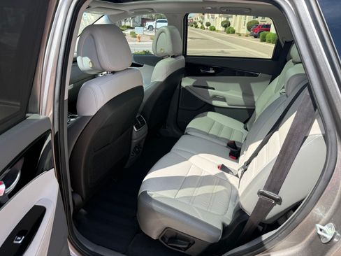 Used 2016 Kia Sorento SX FWD image 8