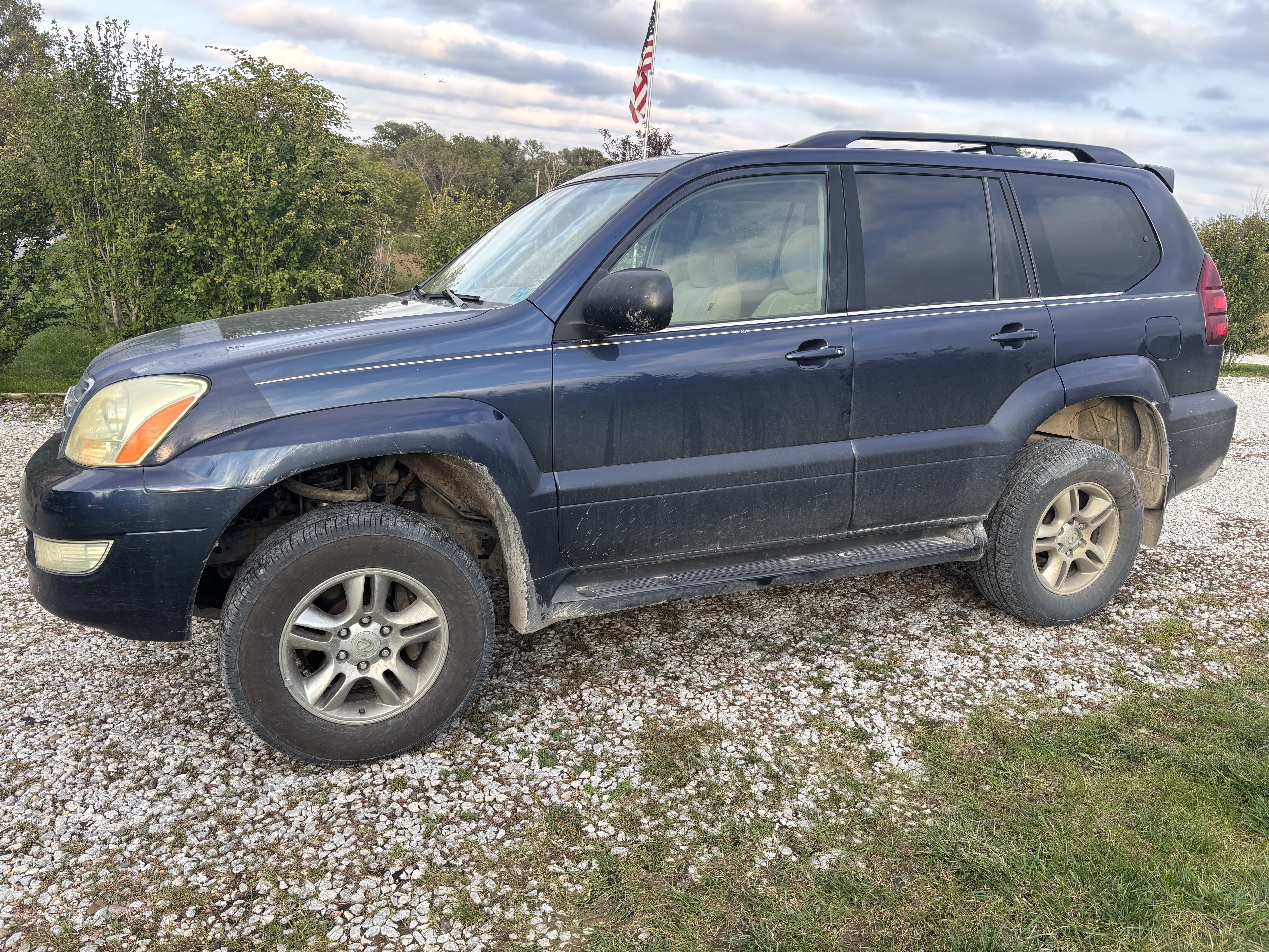 Used 2004 Lexus GX 470 AWD/4WD image 2