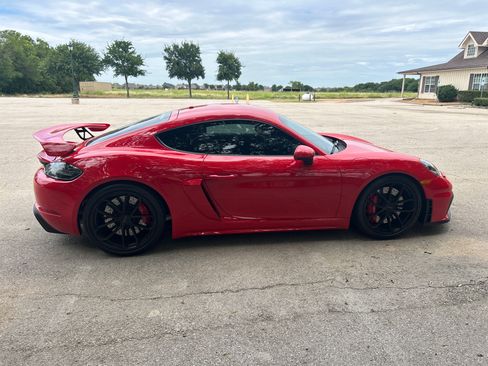 Used 2022 Porsche 718 Cayman GT4 image 10
