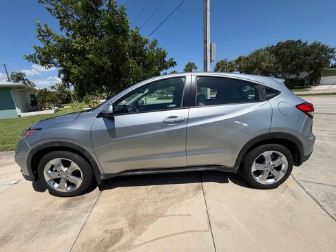 Used 2019 Honda HR-V LX image 1
