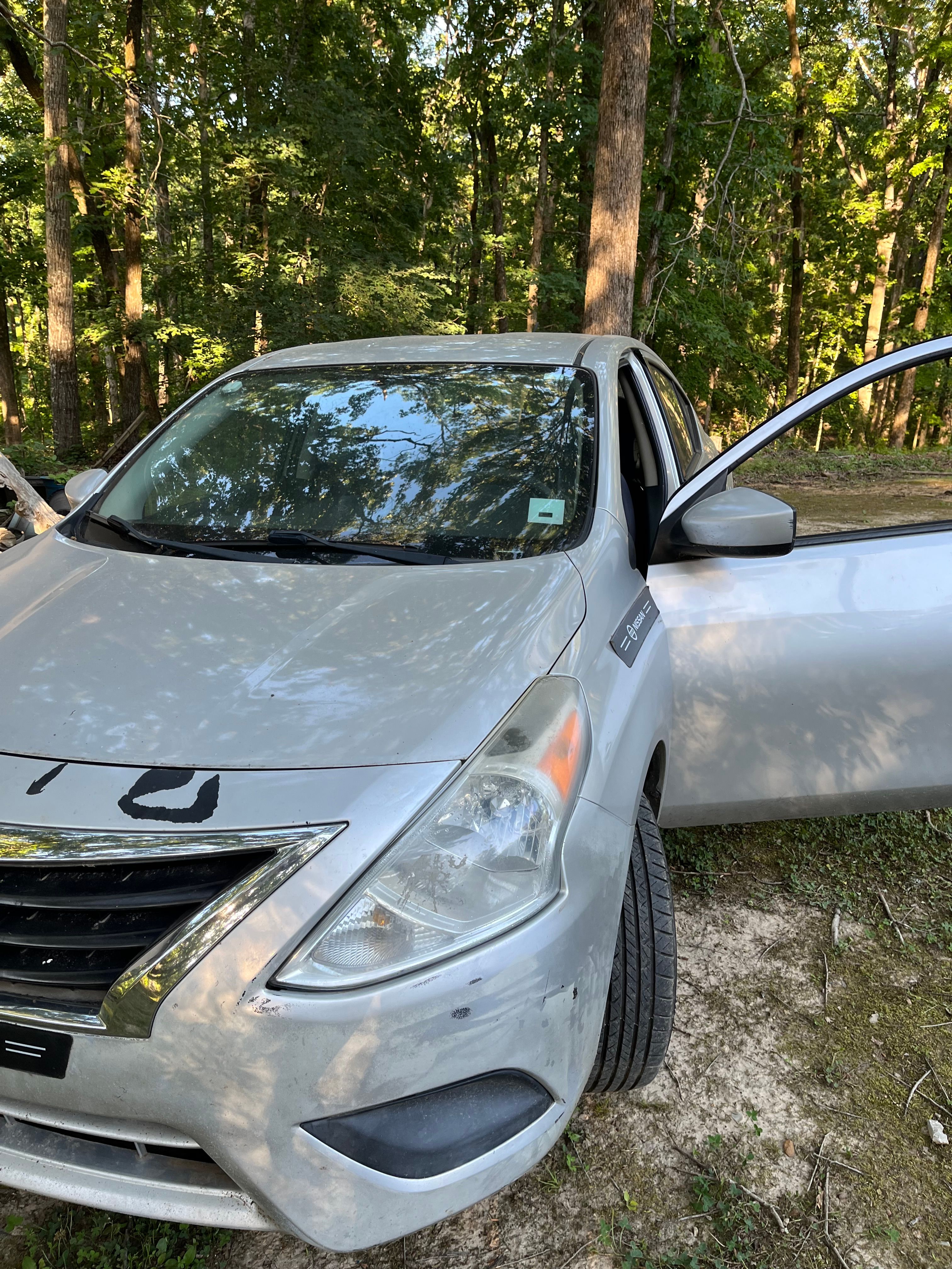 Used 2015 Nissan Versa SV FWD image 14