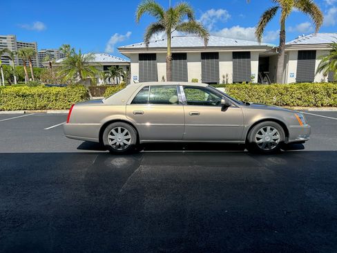 Used 2007 Cadillac DTS Luxury II image 1