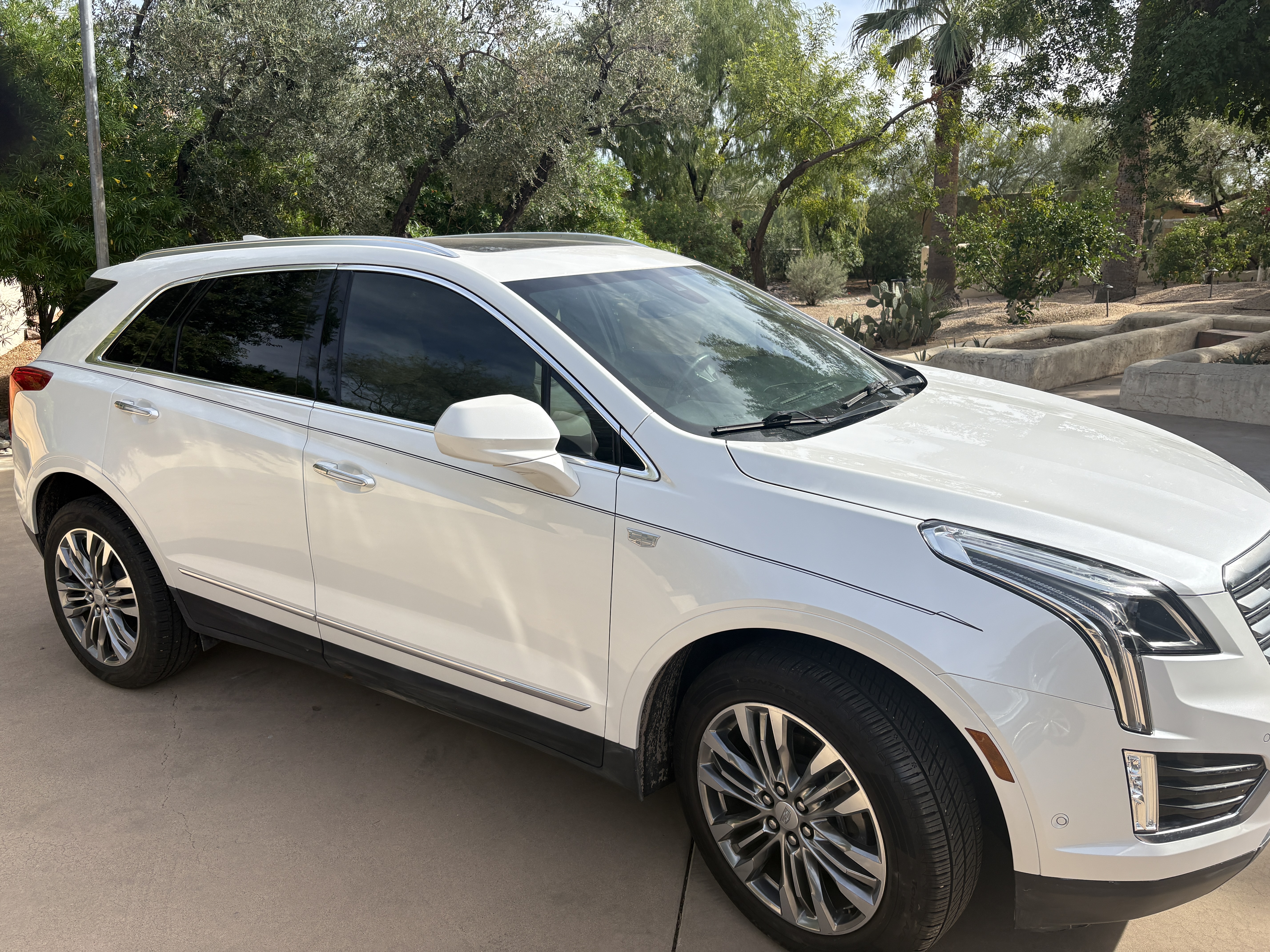 Used 2019 Cadillac XT5 Premium Luxury w/ Driver Assist Package FWD image 8