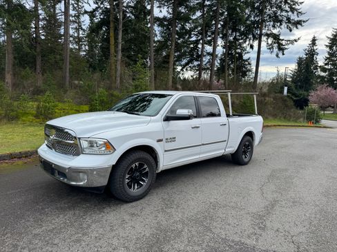 Used 2016 RAM 1500 Laramie w/ Convenience Group image 1