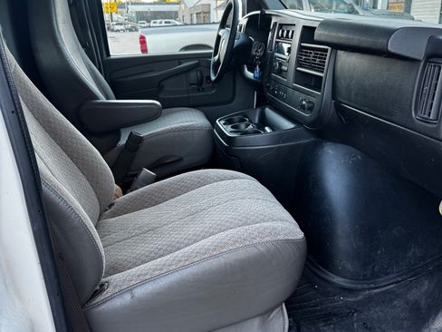 Used 2013 GMC Savana 2500 Extended image 5