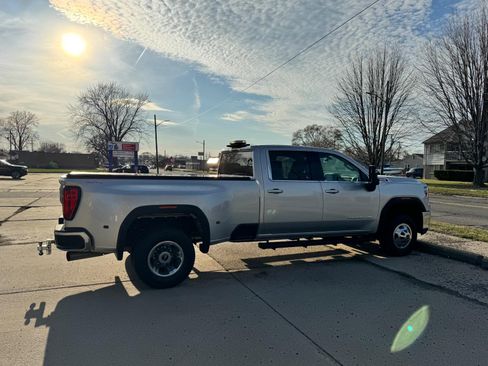 Used 2021 GMC Sierra 3500 SLE w/ SLE Value Package image 5