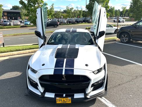 Used 2020 Ford Mustang Shelby GT500 w/ Technology Package image 10