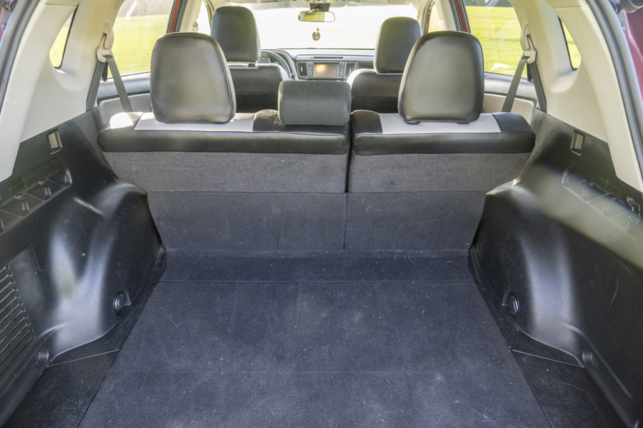 Used 2018 Toyota RAV4 XLE FWD image 10