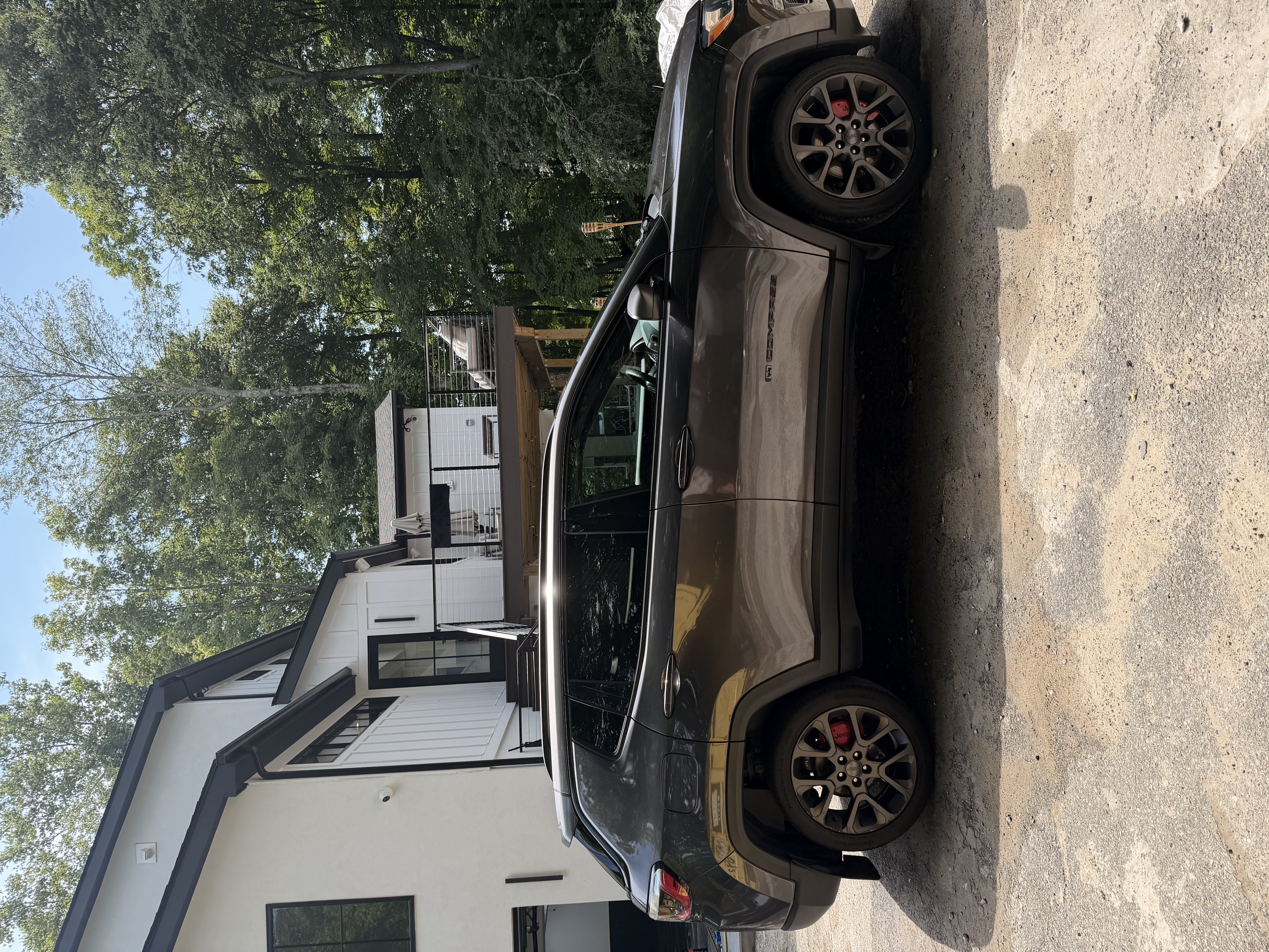 Used 2021 Jeep Compass Latitude w/ Sun and Sound Group AWD/4WD image 8