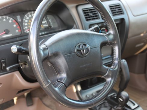 Used 2002 Toyota 4Runner SR5 image 16