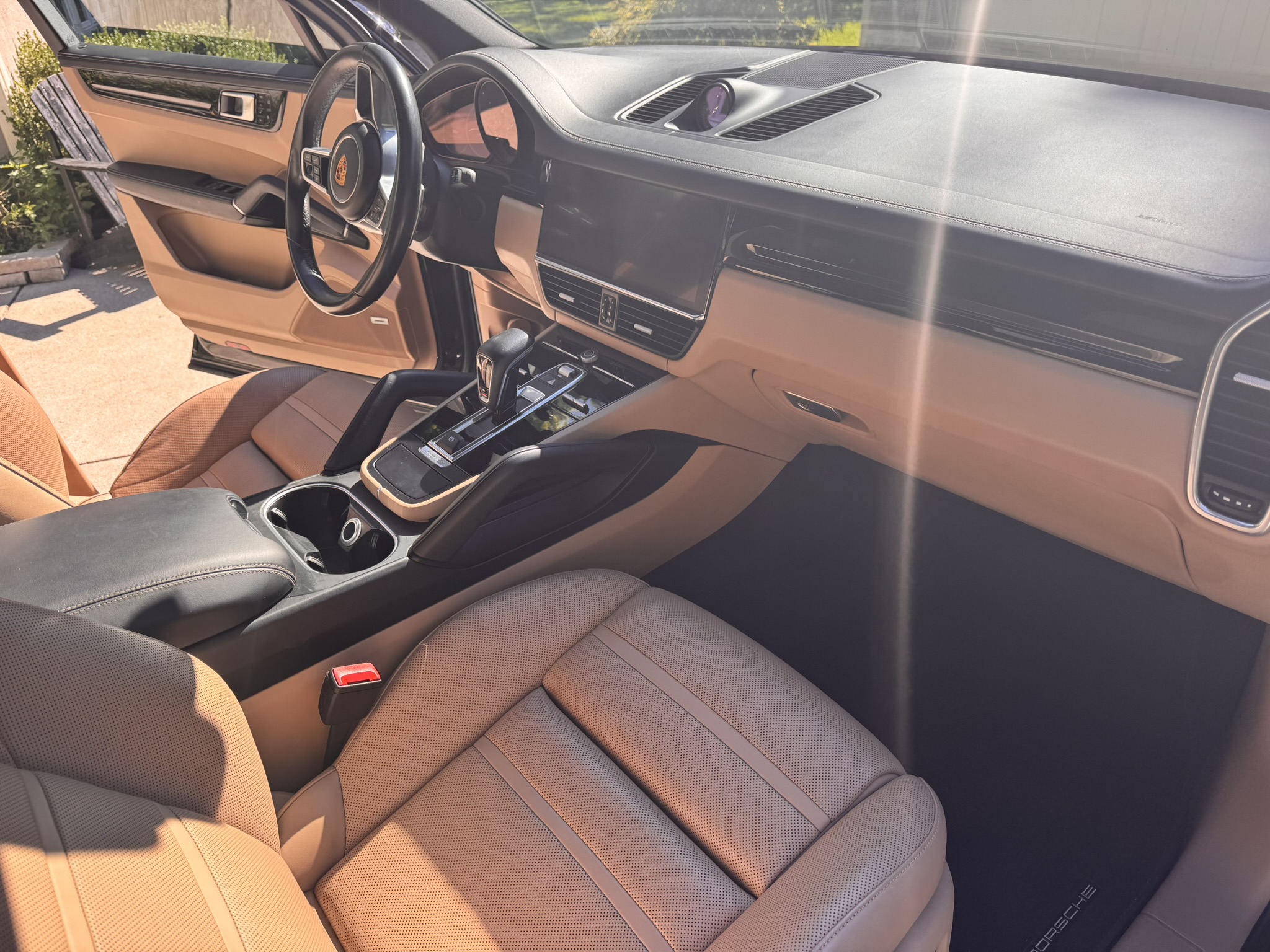 Used 2020 Porsche Cayenne AWD/4WD image 16