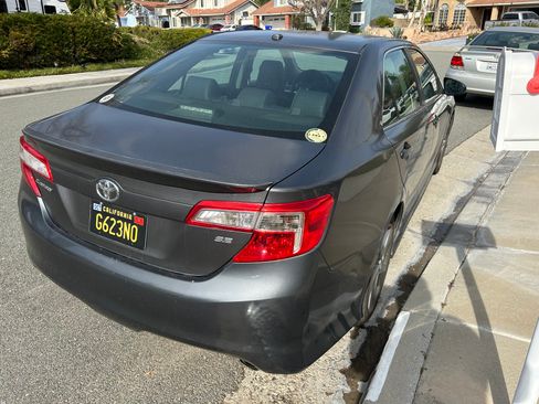 Used 2013 Toyota Camry SE w/ Convenience Pkg image 4