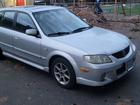 Used 2003 MAZDA Protege5 image 11